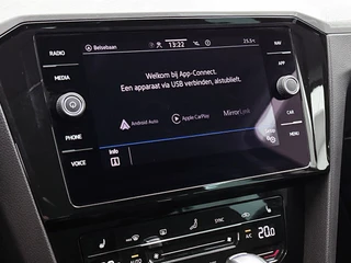 Volkswagen Passat Variant 1.5 TSI Business Automaat | Adaptive Cruise | Stoelverwarming | CarPlay | Trekhaak / 21