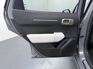 Kia EV4 Fastback GT-PlusLine 81.4 kWh  FULL OPTIONS - *DEMO* - Head-up Display - 360 Camera - Stoelverwarming/ventilatie - Glazen Schuif-/kanteldak - Elektrisch verstelbare voorstoelen - Dodehoekcamera - Fabrieksgarantie tot 2032 Direct leverbaar! / 36