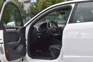 Audi A3 Sportback 1.5 TFSI CoD Sport S Line Edition 150 pk  | NL-Auto | Open dak | Carplay | Adapt.Cruise Control | Navi | Full LED | Onderh.historie / 37