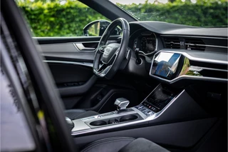 Audi A6 Avant 55 TFSI e Quattro S Line  Full Black Matrix Led Panorama 21" ACC Trekhaak / 29