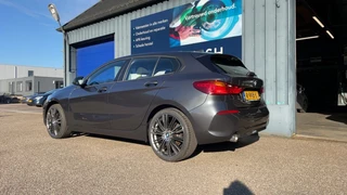 BMW 1 Serie 118i Executive / 6