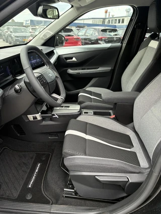 Opel Frontera 1.2 Turbo 145Pk Automaat Hybrid GS | DEMO | Climate control | Navigatie | Winterpakket | Camera | Parkpilot | Led | Private-Glas | Elektrisch Pakket | LM-Velgen / 31