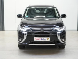 Mitsubishi Outlander 2.0 PHEV Pure / 16
