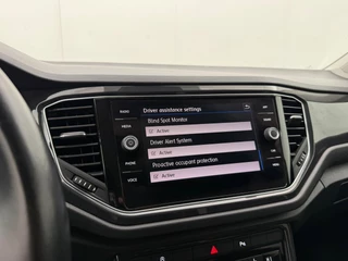 Volkswagen T-Roc 1.5 TSI Sport | Trekhaak | Adaptive Cruise | Stoelverwarming | Digital Dash | CarPlay / 21