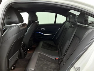 BMW 3-serie 320i Executive M sport | Automaat | Cruise control | CarPlay | Camera | Parkeersensoren / 23