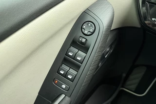 Citroen C4 SpaceTourer 1.2T Business | 130PK | Automaat | Elektrische achterklep | Climate Control | Navigatie | Cruise Control | Camera achter | Stoelen voor met massagefunctie | Slechts 44.336 km! / 19