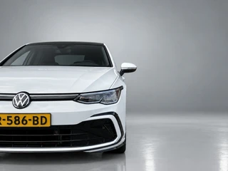 Volkswagen Golf 1.5 eTSI R-Line AUT  | dealer onderh. | panoramadak | stoel-/stuurverw. | keyless | trekhaak | carplay / 10
