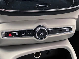 Volvo XC40 1.5 T5 Recharge Inscription 262 PK | Leder | Camera | Carplay | Elek. Kofferklep | / 12
