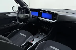 Opel Mokka Electric GS 54 kWh | Navigatie | Camera | Climate control | Stuurwielverwarming | Lichtmetalen velgen | Keyless | Cruise control adaptive / 15