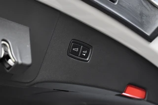 Porsche Cayenne Coupé 3.0 E-Hybrid Platinum Edition *Krijt* | Sportuitlaat | Panorama | ACC | Trekhaak | Ventilatie | Achterasbesturing | Bose | Head-Up | 22'' Wielen | / 56