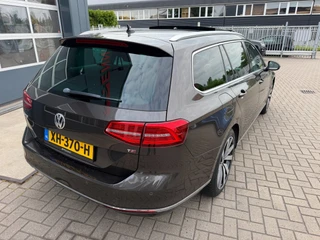 Volkswagen Passat Variant 1.4 TSI ACT Highline Business R / Pano / Massage / Camera / Sportleder / Trekhaak / Zeer mooie auto ! / 11