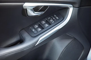 Volvo V40 1.6 T3 Summum 1e Eig|Ori .NL|Leder|Camera|Navi|Trekhaak / 13
