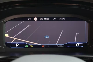 Volkswagen T-Roc 1.5 TSI 150pk DSG R-Line Business+ Black Style Trekhaak Camera Beats Stoelverwarming LED Navigatie / 35