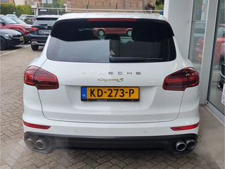 Porsche Cayenne 3.0 S E-HYBRID  NAP | Pano | Stoelventilatie | Bose | Memory Seats / 5