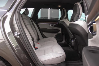 Volvo V90 2.0 B4 Business Pro Inscription| BTW auto | 1e eigenaar | NL auto | 20 inch | Panoramadak | Harman Kardon | BLIS | Stuurverwarming | Stoelverwarming | Head-up | Trekhaak | Cruise control / 17