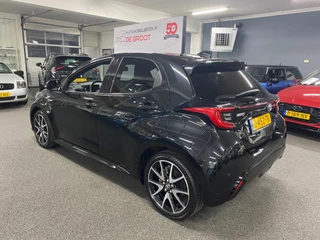 Toyota Yaris 1.5 Hybrid Executive/ NL auto/ Eerste eigenaar/ Automaat/ Stoelverwarming/ Navi/ Apple carplay/ Pano / 4