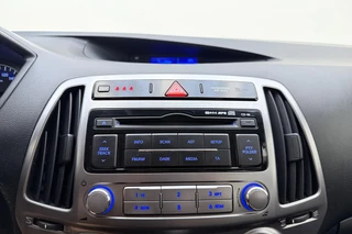 Hyundai i20 1.2i i-Motion 85pk | 5 Deurs | Airco | Lichtmetalen Velgen | Audio | Weinig Kilometers / 19