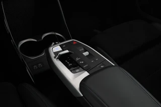 BMW iX1 eDrive20 67 kWh  M-sport, Stoelen, Virtual, Climate, / 23