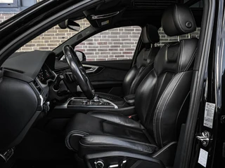 Audi Q7 3.0 TFSI quattro S-Line Panoramadak B&O Advanced Nachtzicht Luchtvering Leder ACC HUD Virtual Cockpit Soft-Close Achterasbesturing Trekhaak 21" / 11