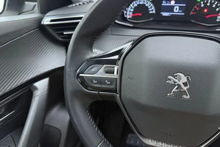 Peugeot 2008 1.2 PureTech Active Pack | Climate Control | Full map navigatie | Apple Carplay/Android Auto | Cruise Control / 18