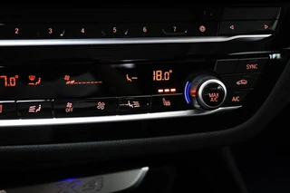 BMW X4 xDrive20i X-Line High Executive | PANORAMADAK | HEAD UP | STUURVERWARMING | TREKHAAK | 19" / 12