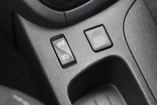 Renault Clio 0.9 TCE LIMITED CARPLAY / DEALER ONDERHOUDEN / 31