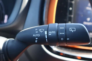 Toyota Aygo X LIMITED JBL-AUDIO STOELVERWARMING KEYLESS PARK-SENSOREN 18"LMV APPLE/ANDROID LED CLIMA CAMERA AD-CRUISE NL-AUTO / 26