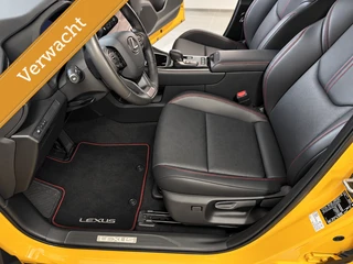 Lexus LBX 1.5 Emotion Tech Pack LEDER/MULTIMEDIA GROOT/ELEK. A. KLEP/ETC.! / 13