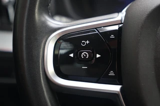 Volvo XC60 T6 Recharge AWD Plus Dark | Stoelverwarming | Trekhaak |  Parkeercamera | Panoramadak  | Longe Range | Pilot Assist | BLIS | Leder | Glossy Black | Keyless / 37