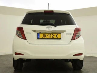 Toyota Yaris 1.3 VVT-i Aspiration | Panoramadak | Navigatie | Camera / 17