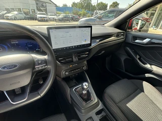 Ford Focus 1.0 EcoBoost Hybrid ST Line X  | Adapt. Cruise | Apple/Android | Stuur- en stoelverwarming | Keyless | PDC v+a incl. camera / 28
