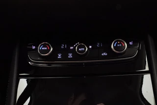 Opel Grandland X 1.2 Turbo 130pk Innovation | Navigatie | Trekhaak | Climate control | AGR Comfortstoelen | Elektrische achterklep | Stoel- en stuurverwarming | Camera / 24