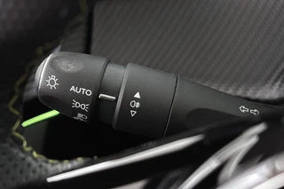 Peugeot 208 1.2 PureTech GT Panoramadak Camera Apple CarPlay / 34