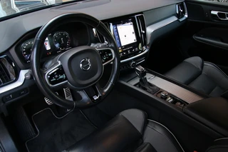 Volvo S60 2.0 T4 R-Design Polestar engineered / 4