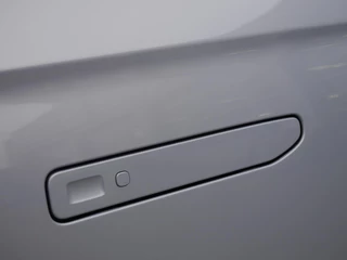 Leapmotor B10 Design ProMax 67.1 kWh | Wltp 434km | 750kg trekgewicht | Stoel en stuur verwarming | 360 graden camera | Lederen bekleding | Panoramadak | Led | Regensensor | Sfeerverlichting | Elektrisch verstelbare voorstoelen / 61