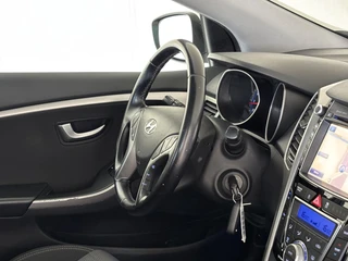 Hyundai i30 1.6 GDI i-Vision | Dealeronderhouden | Achteruitrijcamera | Trekhaak / 4