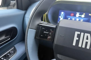 Fiat Grande Panda La Prima 11 kW 44 kWh | Navigatie | Camera | Stoelverwarming | Stuurverwarming | Cruise control | LED verlichting | Lichtmetalen velgen / 22