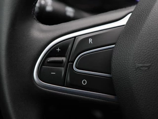 Renault Kadjar 1.3 140 Pk TCe Equilibre | Stoelverwarming | Camera | Cruise control | Climatronic | Navigatie | 17 Inch | 55.398 Km !! / 20