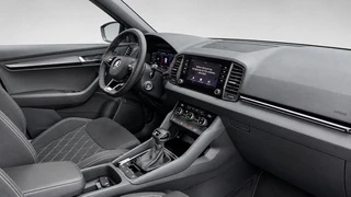 Skoda Karoq 1.5 TSI Sportline Business | Automaat | Schuif-kantel Dak | Sportpakket | Apple Carplay/Android Auto | Adaptive Cruise Control / 17