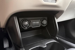 Suzuki Swift 1.2 Comfort Smart Hybrid | Cruise control | Navigatie | Airco | Parkeersensoren / 28