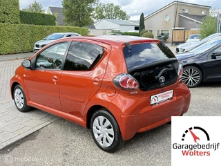 Toyota Aygo 1.0 VVT-i Comfort Orange AIRCO 5DRS TOERENTELLER / 4
