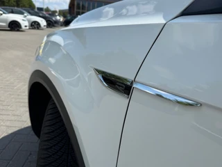 Volkswagen T-ROC 1.5 TSI R-Line Edition * Camera * Massage * Parkeerhulp / 22