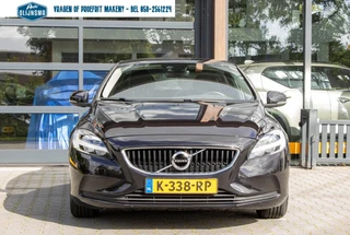 Volvo V40 2.0 T2 Inscription Parkeersensor achter|Bleutooth|Airco / 4