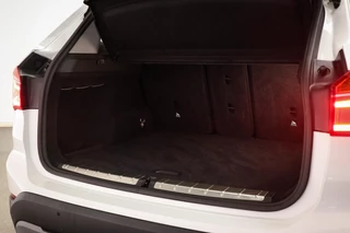 BMW X1 xDrive20i High Executive | PANORAMADAK | HEAD UP | STOELVERWARMING | TREKHAAK / 17