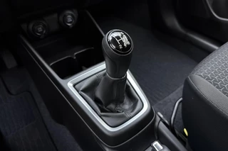 Suzuki Swift 1.2 Style Smart Hybrid 83pk | Navigatie | Climate Control | Cruise Control | Stoelverwarming | Camera | Lichtmetalen Velgen | Apple Carplay - Android Auto / 28