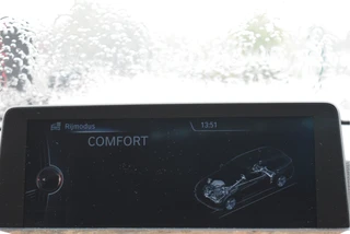 BMW 3 Serie Touring 320i xDrive High Executive M 184 pk  | Vol | HUD | Elekt.haak | Keyless | Open dak | Camera | LED/Xenon | LM-Velgen 19" / 59
