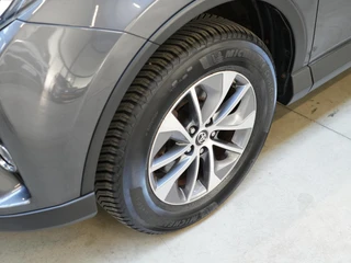 Toyota RAV4 2.5 Hybrid Dynamic / 15