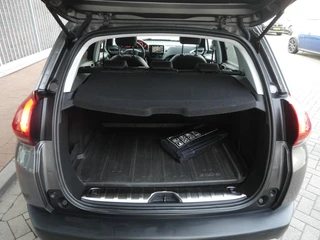 Peugeot 2008 1.2 PureTech GT-line | 110PK | Trekhaak | Achteruitrijcamera | 17 inch lichtmetalen velgen | Apple carplay/Andriod auto | Dakrails | Climate control | Cruise control / 12