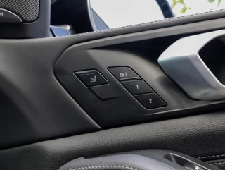BMW X5 M50i 530pk | Achterasbesturing | Laser | ACC | Sky Lounge | Grigrio Telesto / 18