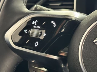 Jaguar F-PACE 2.0 P400e R-Dynamic HSE Black Pack Panoramadak | Massagestoelen + Ventilatie | Head-Up Display / 22